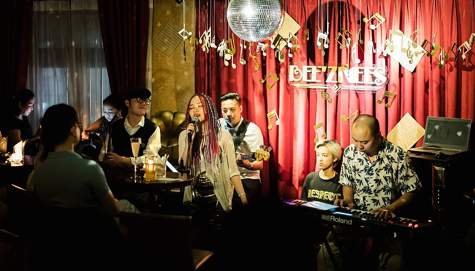 Bee'znees Speakeasy Bar