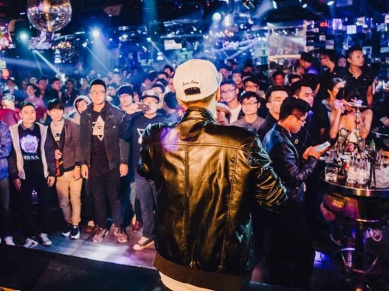 Những đêm nhạc được trình diễn bởi các DJ nổi tiếng mang đến trải nghiệm đỉnh cao