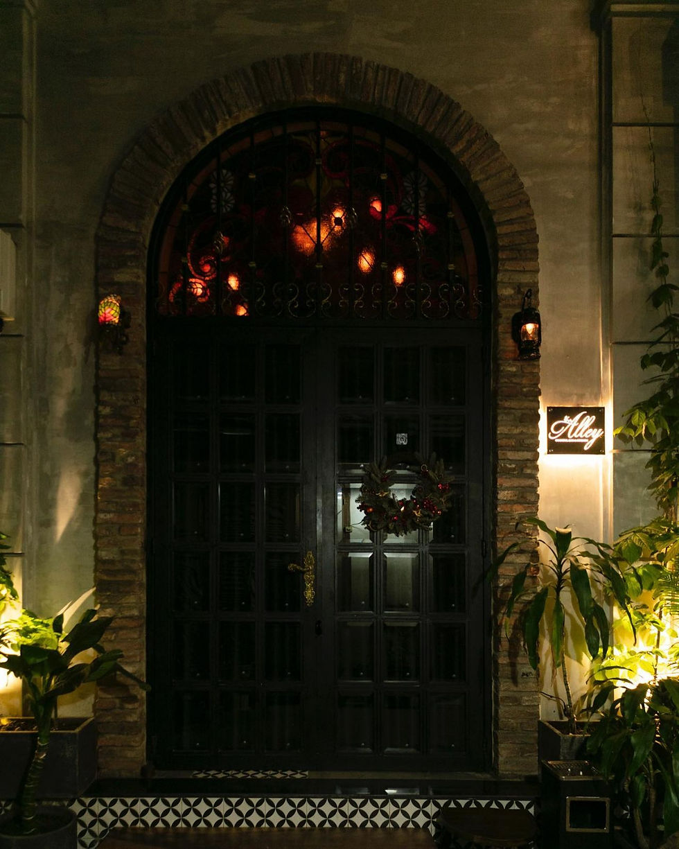 The Alley Cocktail Bar & Kitchen