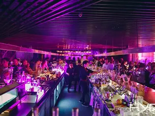 THE HYDE COCKTAIL BAR • KỊCH BẢN GIÁN ĐOẠN KHÔNG GIAN VÀ NGHỆ THUẬT ĐIÊU KHẮC HỘP ĐEN