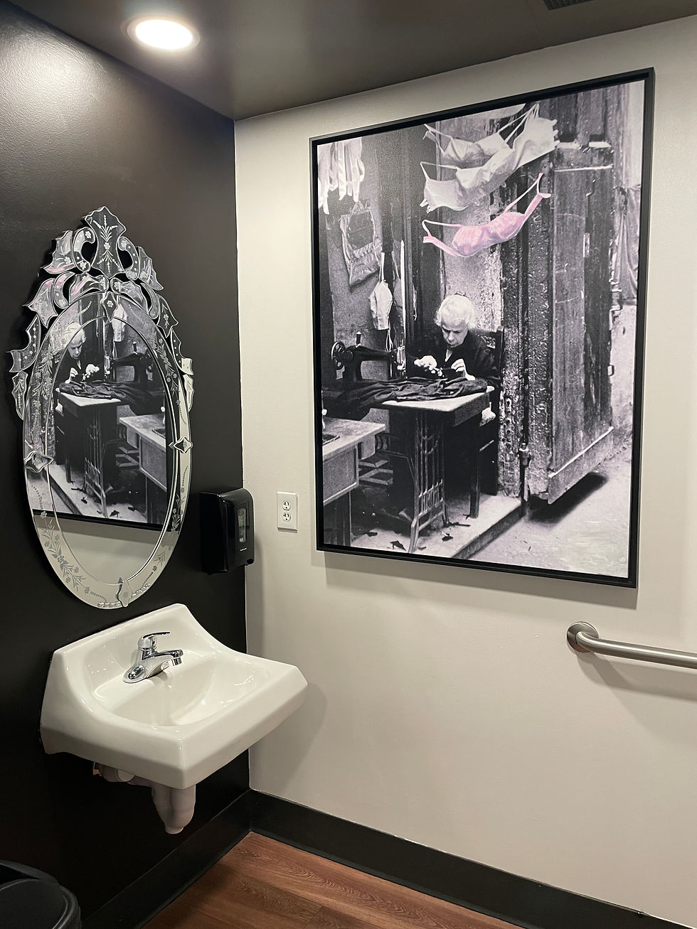 ti amo womens bathroom