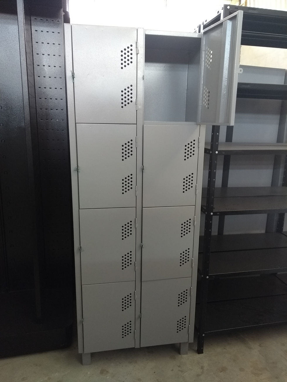 Roupeiro 8 Portas Pequenas