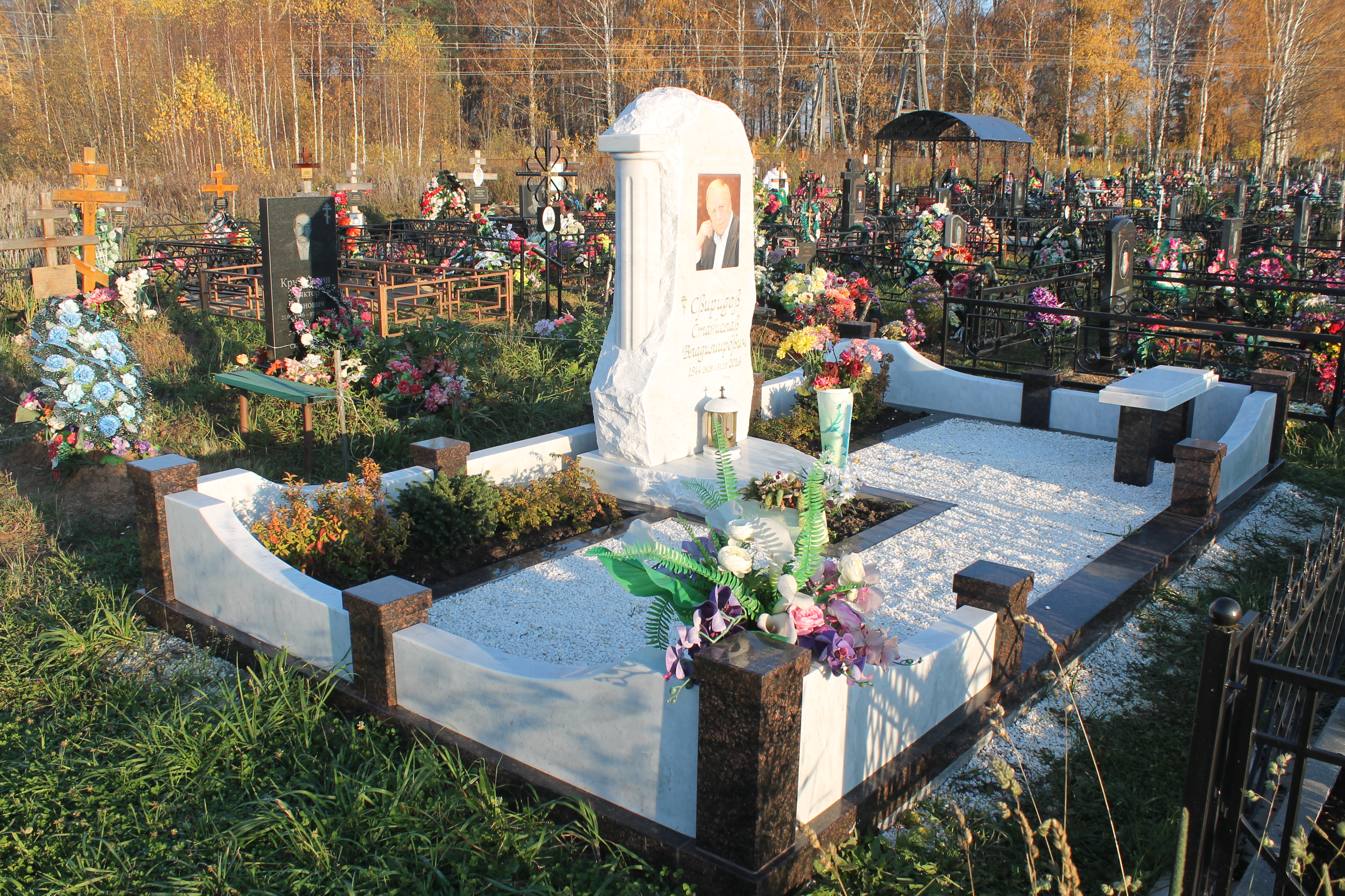 Монумент в греческом стиле "Дорическая колонна"
