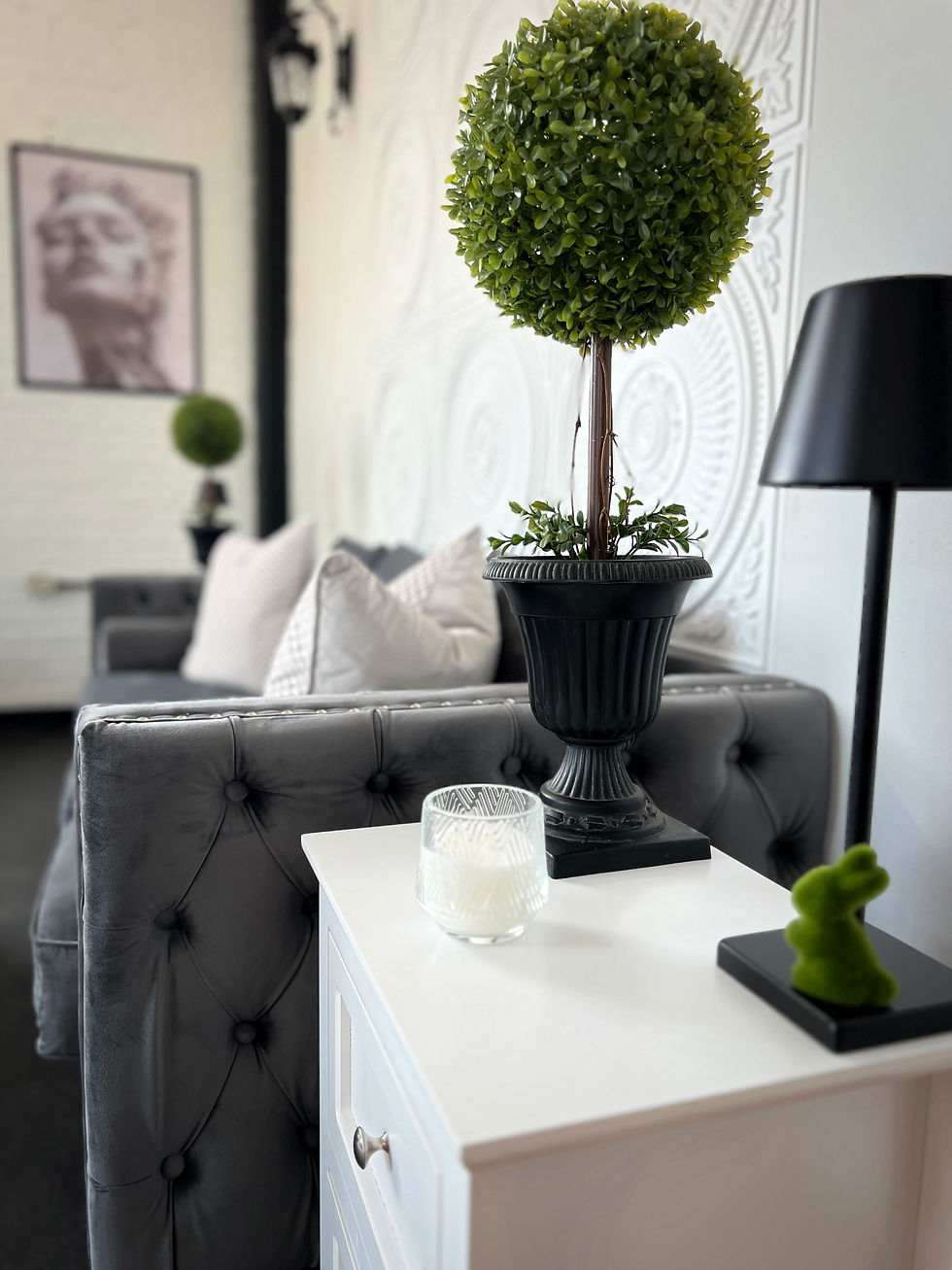Details of Lounge in HMU Room
