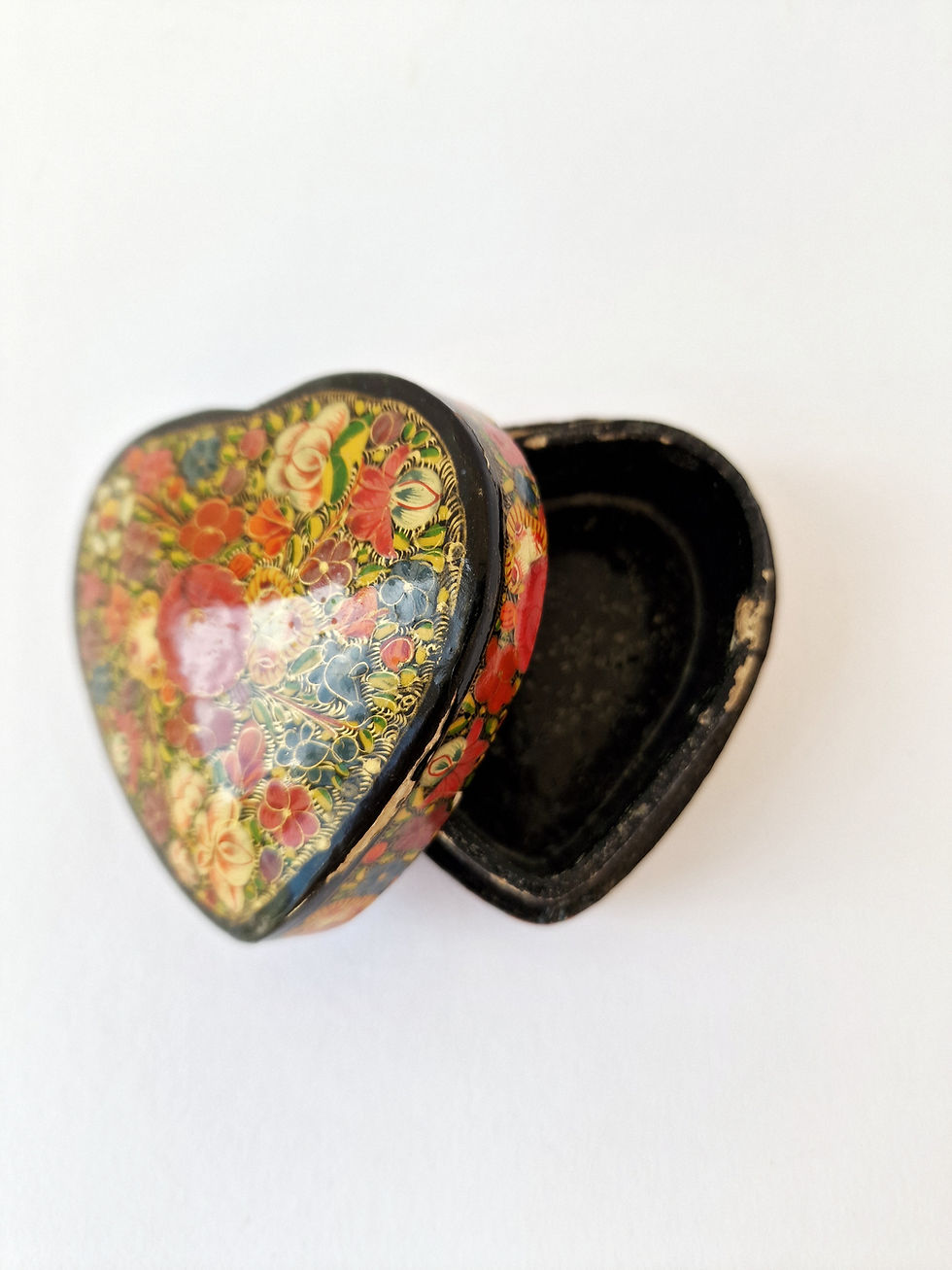 Thumbnail: Boîtes en papier mâché cœur et boule