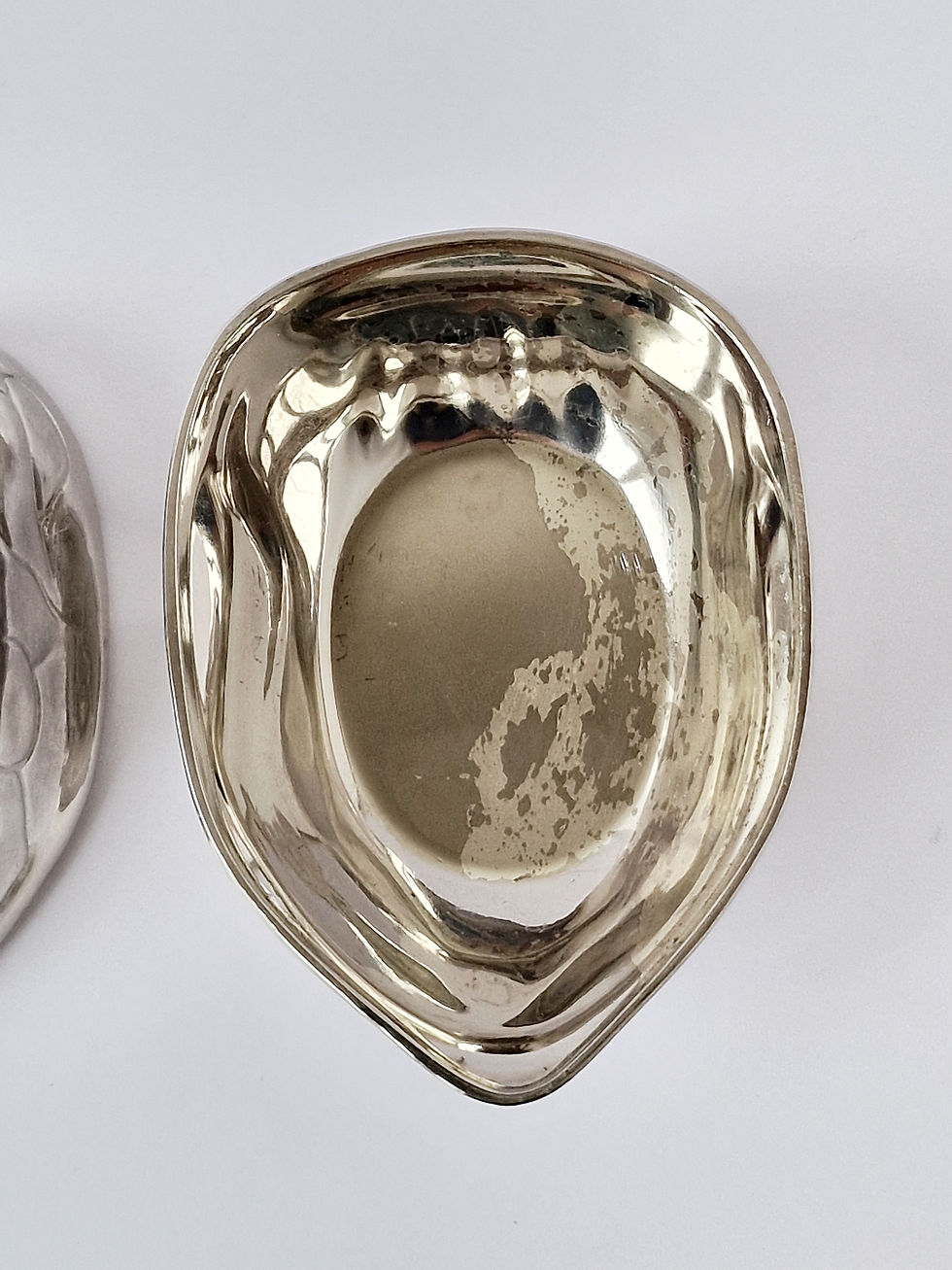 Thumbnail: Boîte noix plaquée en argent