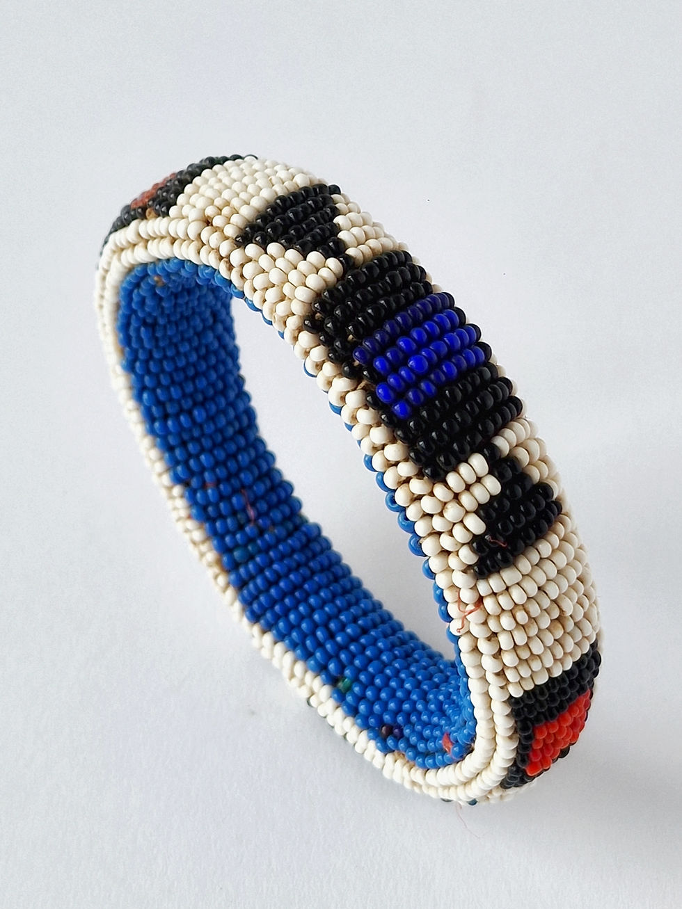 Thumbnail: Bracelet africain en perles