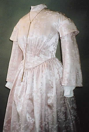 Thumbnail: 114 Ladies' Round Dresses -1840s-1852
