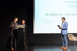 INFOWINE_PHOTO EDITADA.jpg