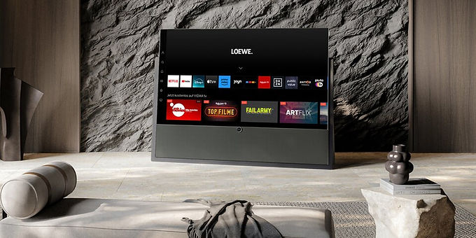 Loewe_iconic_lifestyle_grey DE screenfill 3840x2160px.jpg