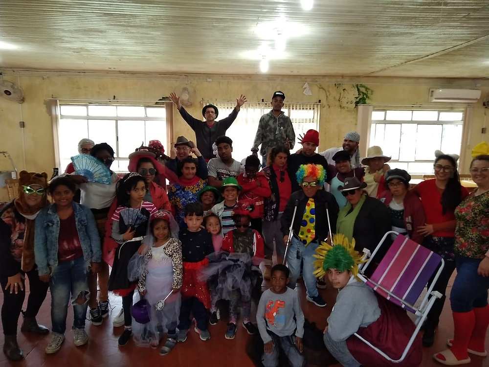 Dia da Roupa Maluca diverte alunos do CSCOP