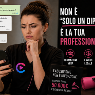 Professionista beauty con smartphone mentre riflette sul valore del diploma estetico e della formazione nel settore estetico professionale