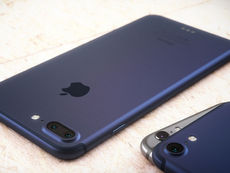 Jovem com 20 namorados compra casa ao vender iPhones que ganhou deles