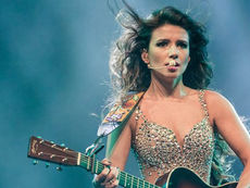 Paula Fernandes recusa convite para posar nua: 'Fora de cogitação'
