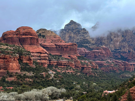 Red rocks in Sedona AZ to complement investing article