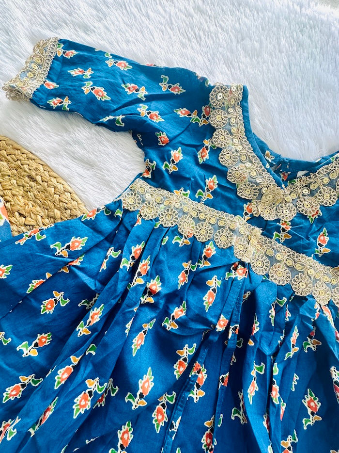 Thumbnail: BUTI FLORAL SHARARA SET