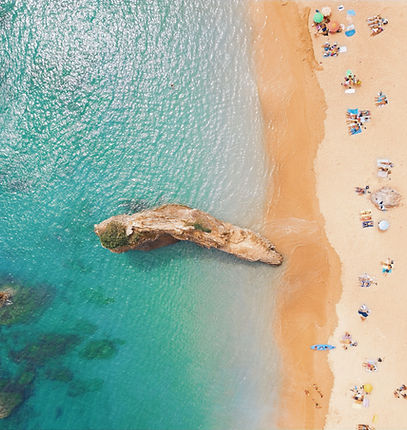 Photo taken from above in a “secret” bea