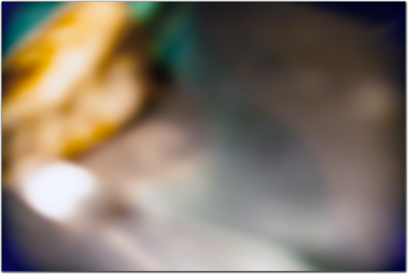 Dynamische Lichter, Farben in Gold, Weiss mit farbigen Spuren. Abstrakte Formen in Grau- und Schwarztönen. Fotografie von Martin Cornelis Schmidt