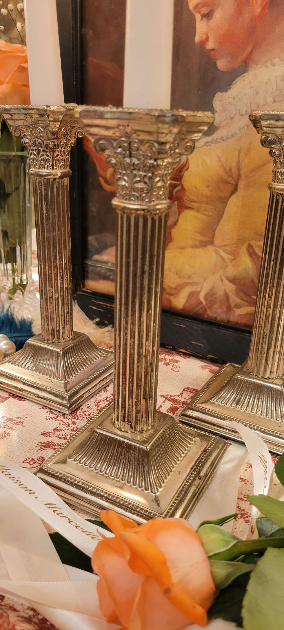 Thumbnail: Bougeoir Corinthien / Corinthian Candlesticks