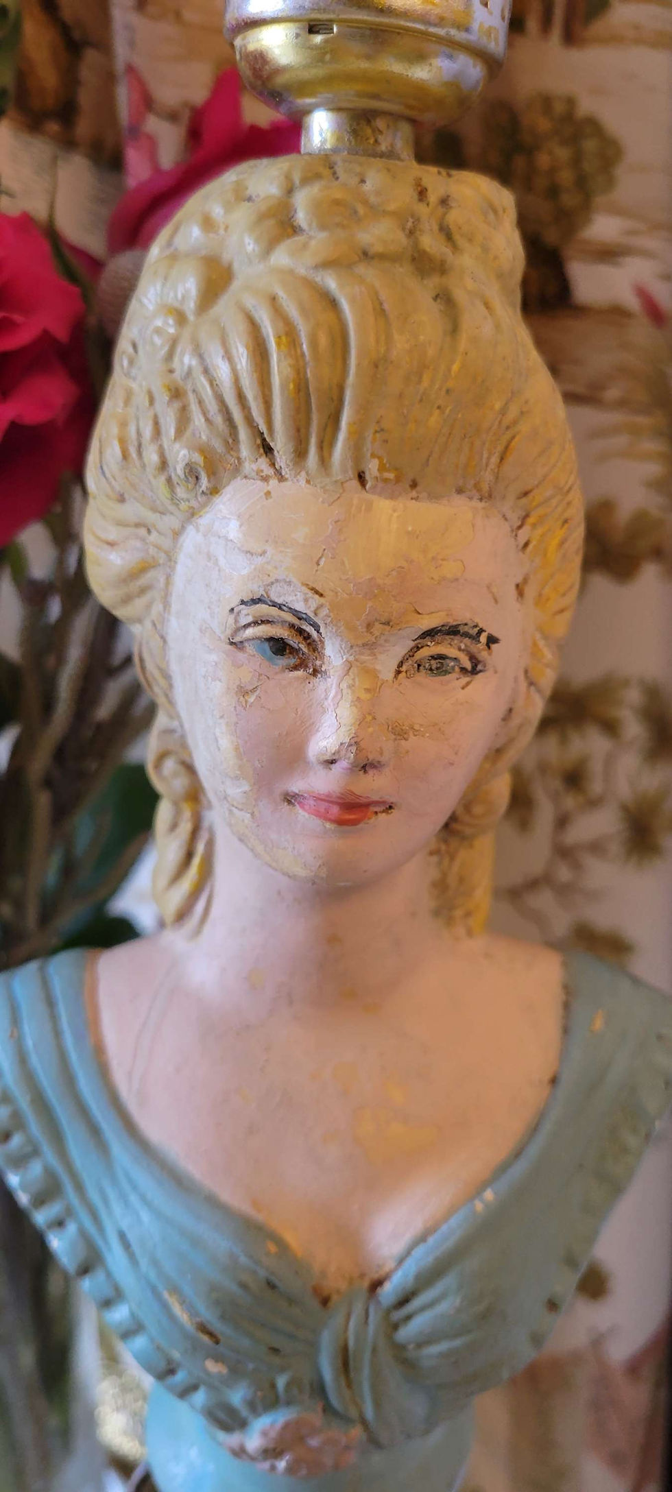 Thumbnail: Marie Antoinette Lamp