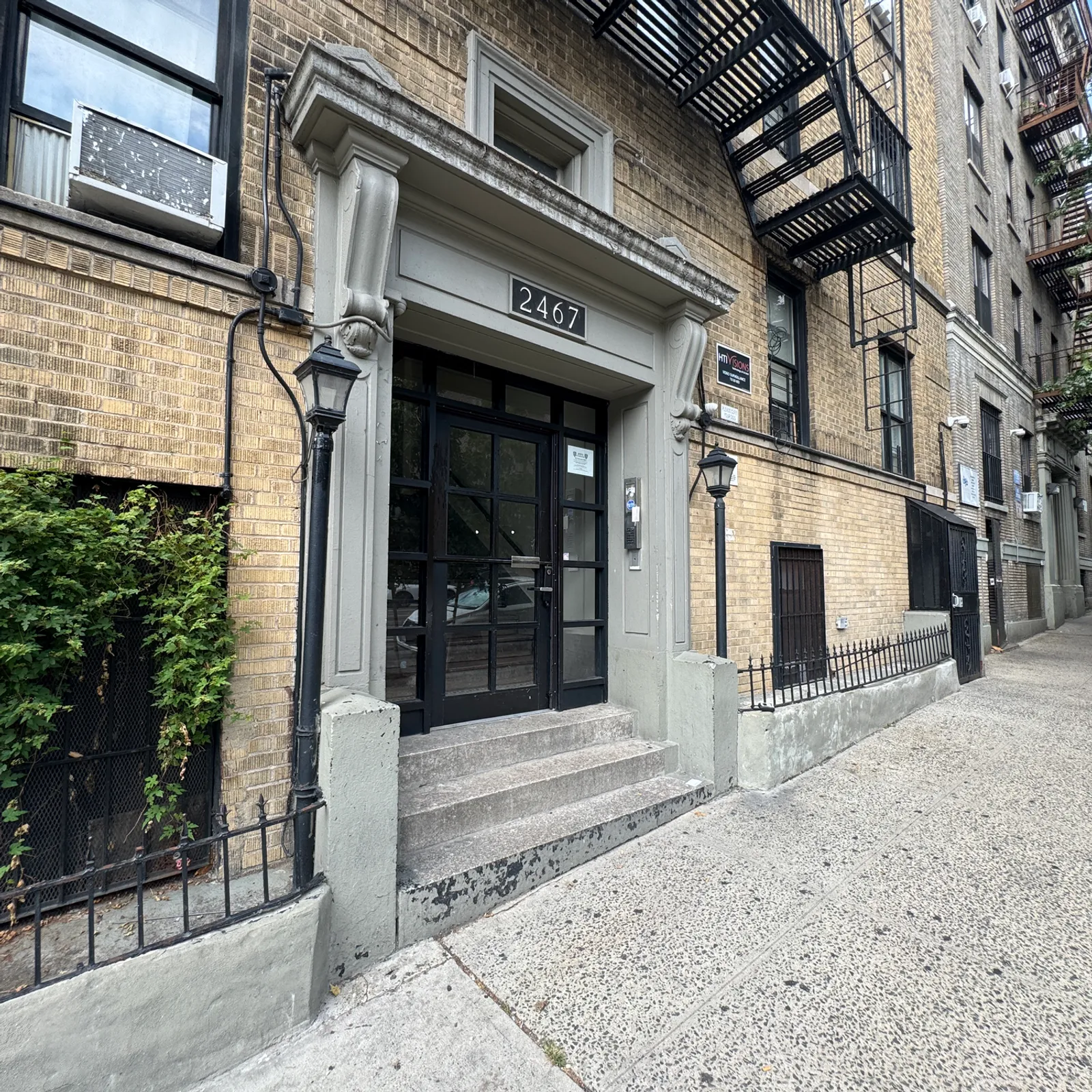 2467 University Avenue, Bronx, NY 10468