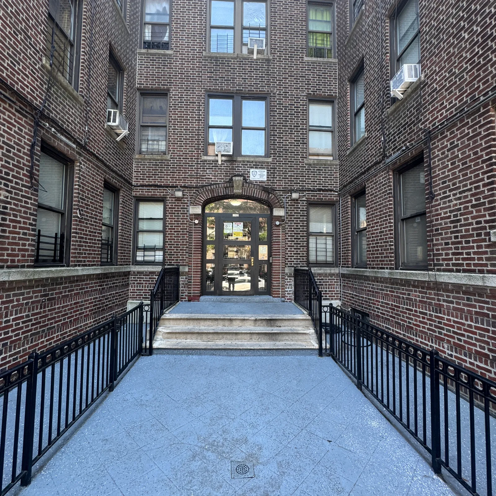 136 E 208th Street, Bronx, NY 10467