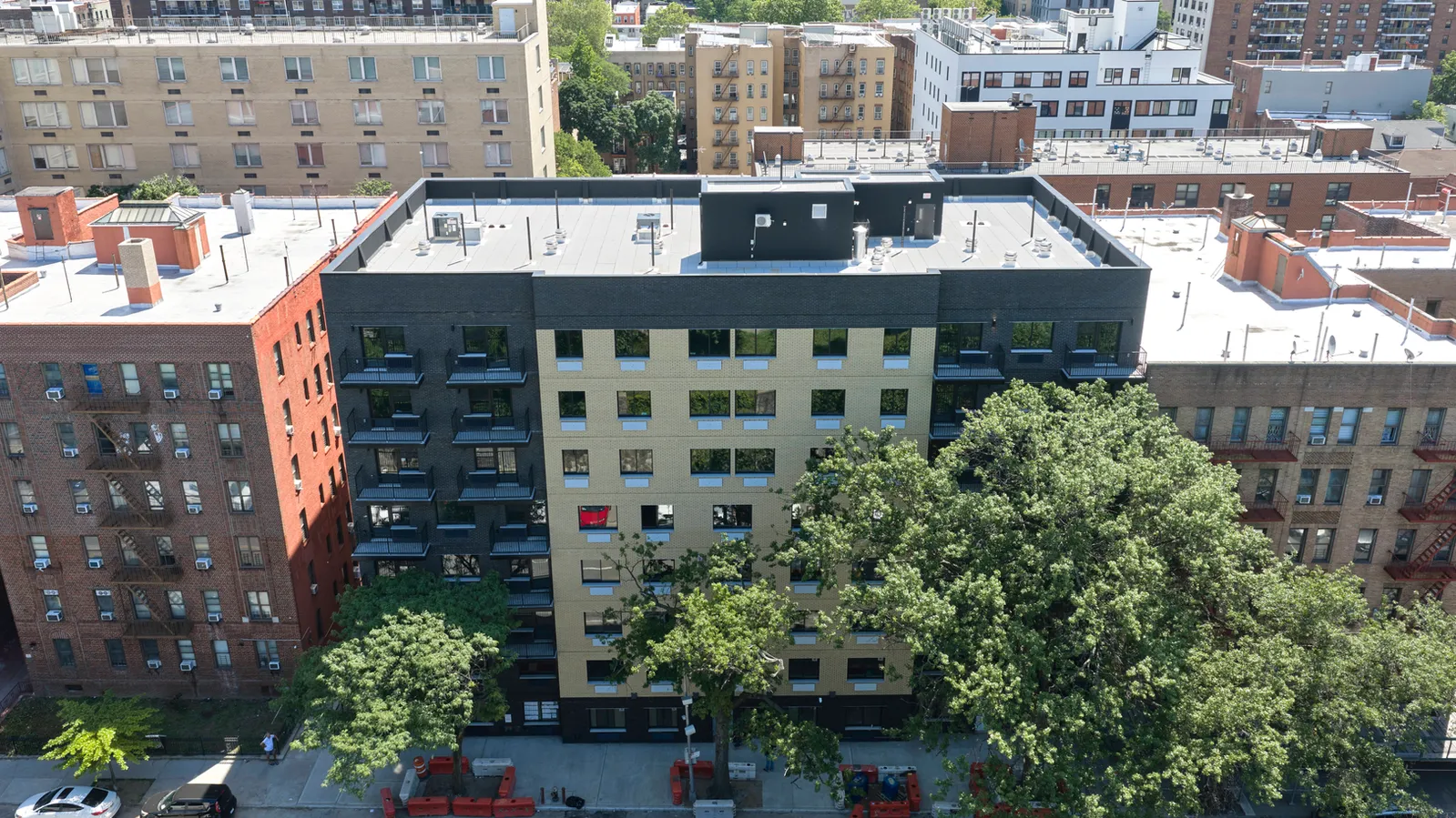 2512 Bronx Park East