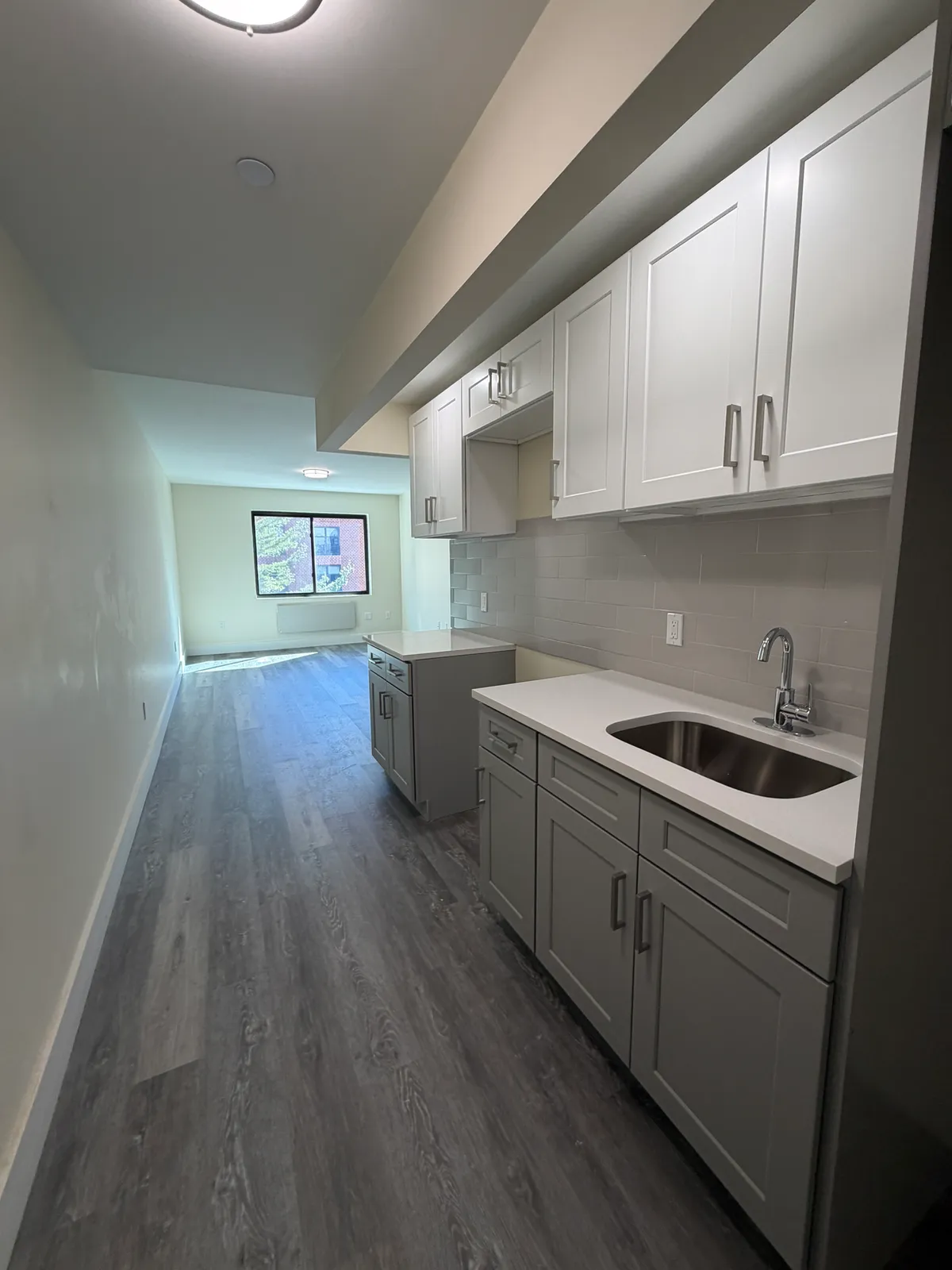 2512 Bronx Park East