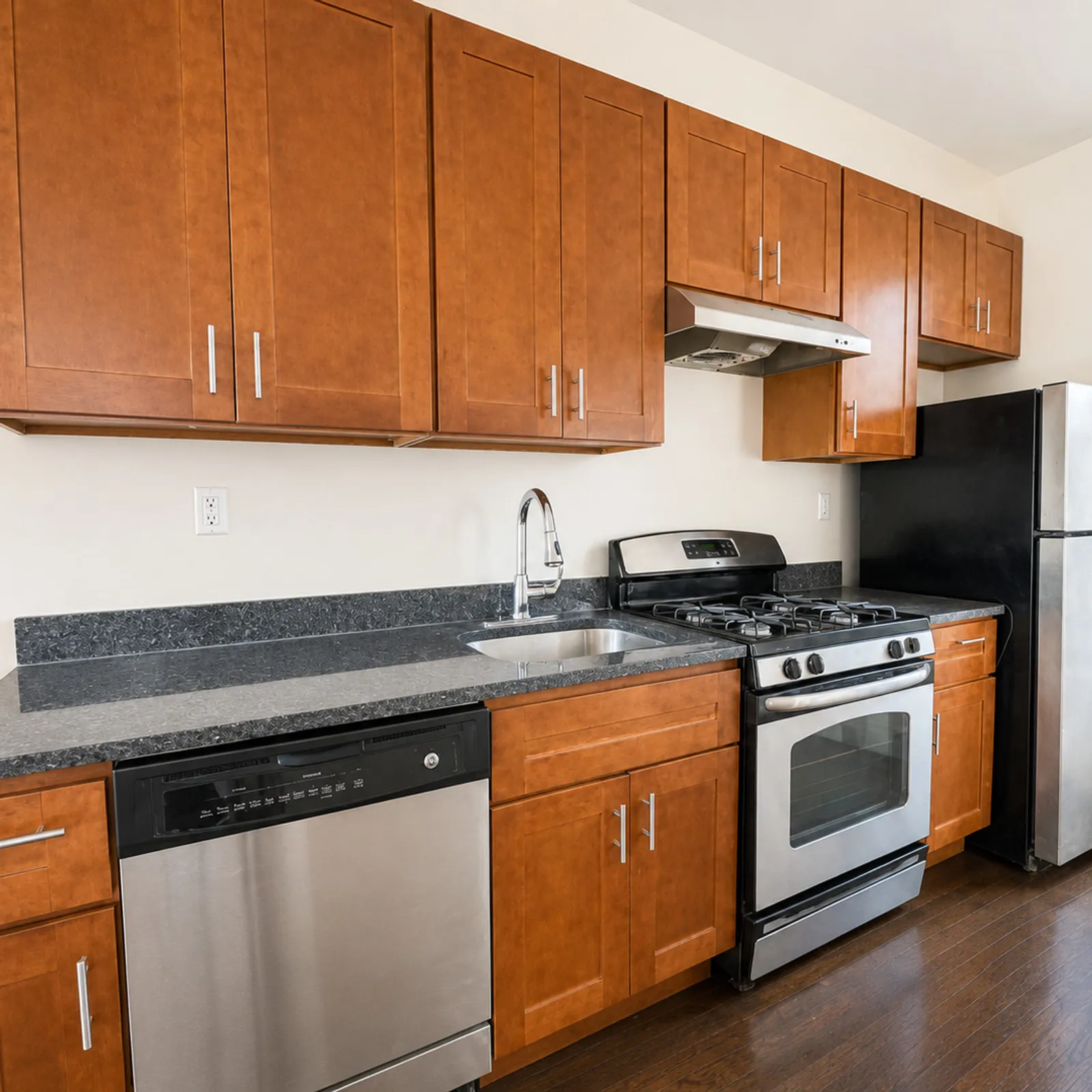 475 Brook Avenue, Bronx, NY 10455