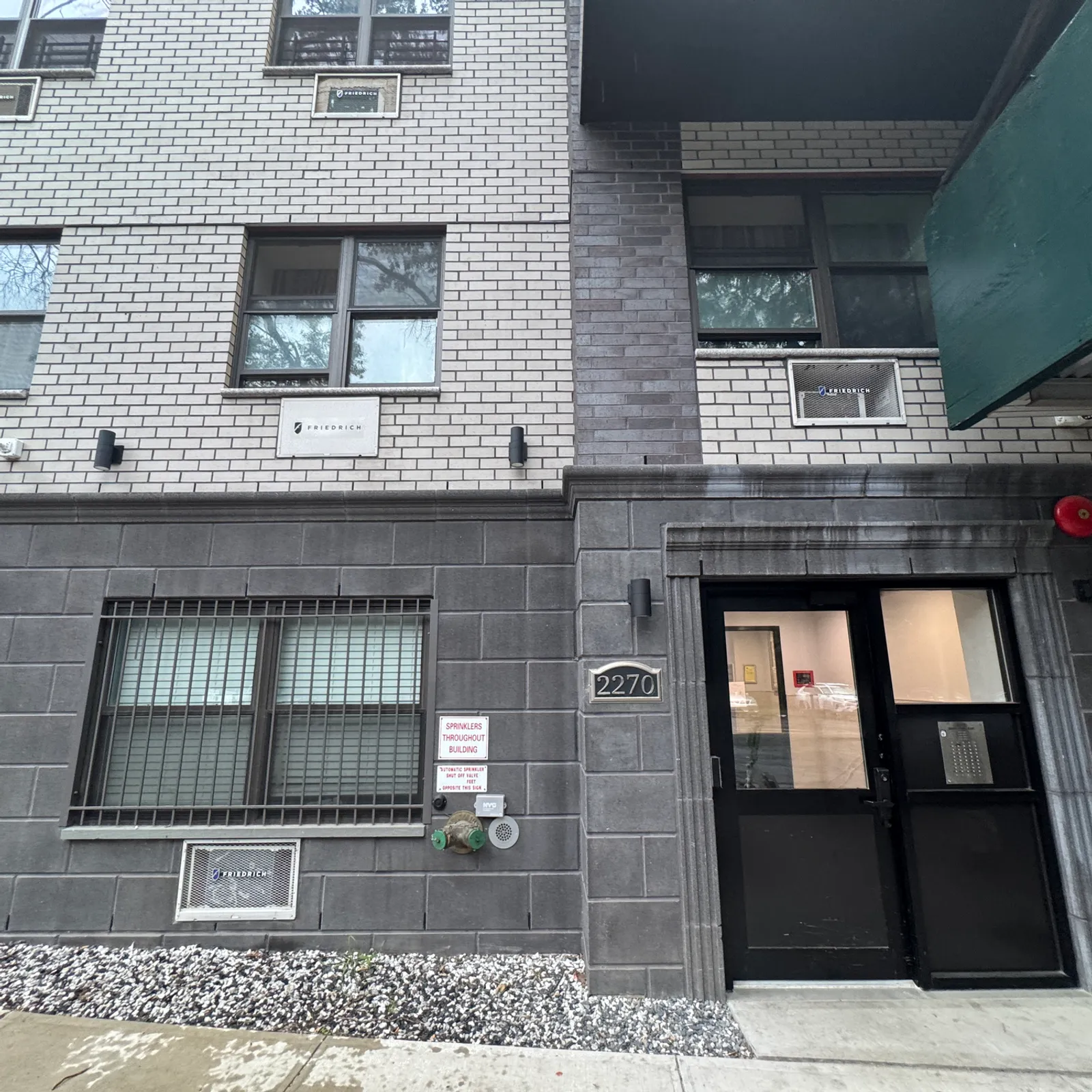 2270 Bronx Park E, Bronx, NY 10467