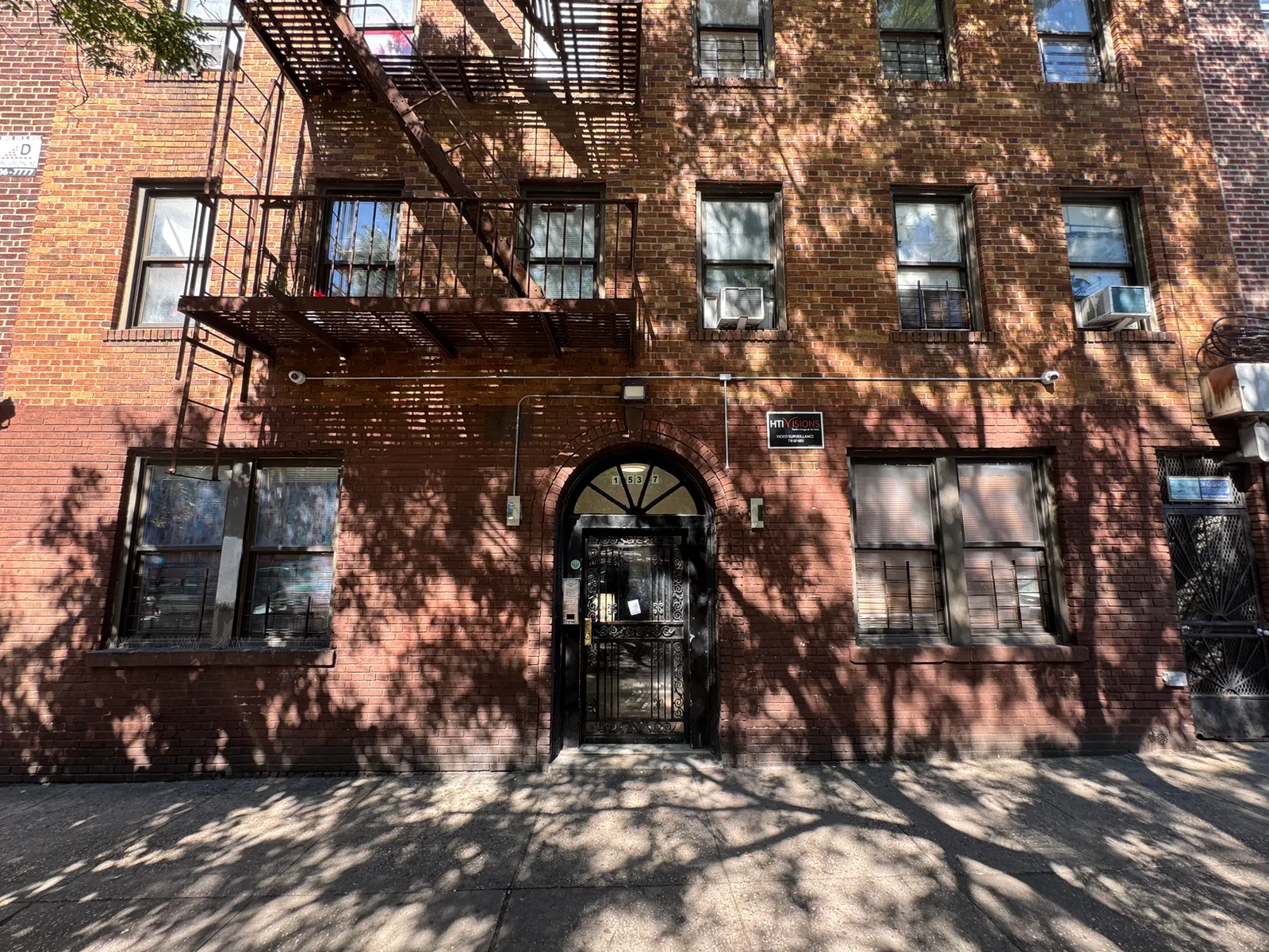 1537 White Plains Rd, Bronx, NY 10462
