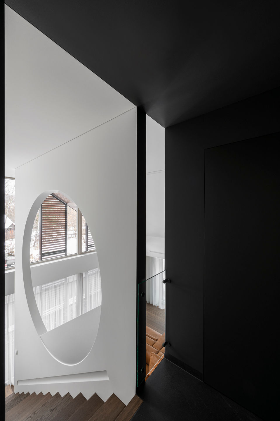 RETRICI - buto interjeras, vaizdas iš antro aukšto. YCL studio