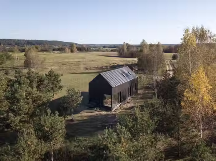 karkasinis namas Neries banga, namiele