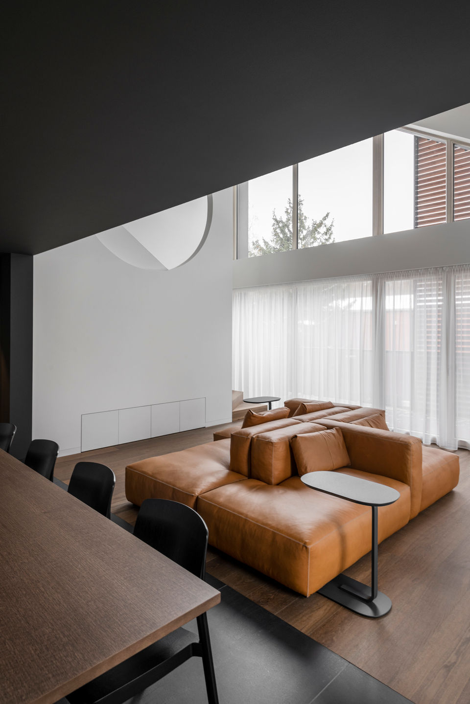 RETRICI - svetainės interjeras. YCL studio