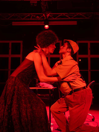 Kadr ze spektaklu teatralnego