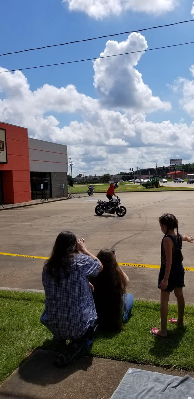 67429786_2590619734303864_58542414289174528_n