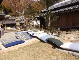 座布団干し　ふかふか