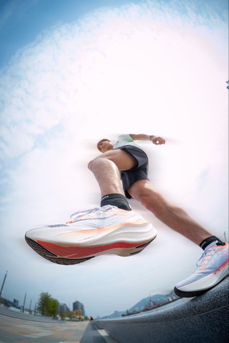 Decathlon x Ka Fung Wong (KD900.2)