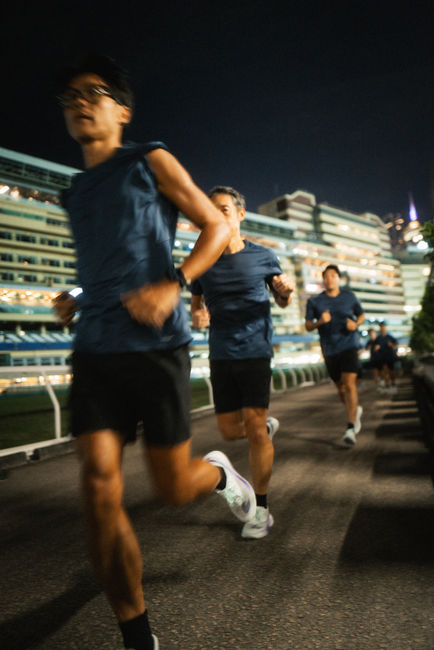 Creative for Decathlon’s new KD900X.2 , conceiving ideas and visual elements for new shoes launching aim to better connect with running club @hnr.team on more personal level, build and strengthen motivation. 