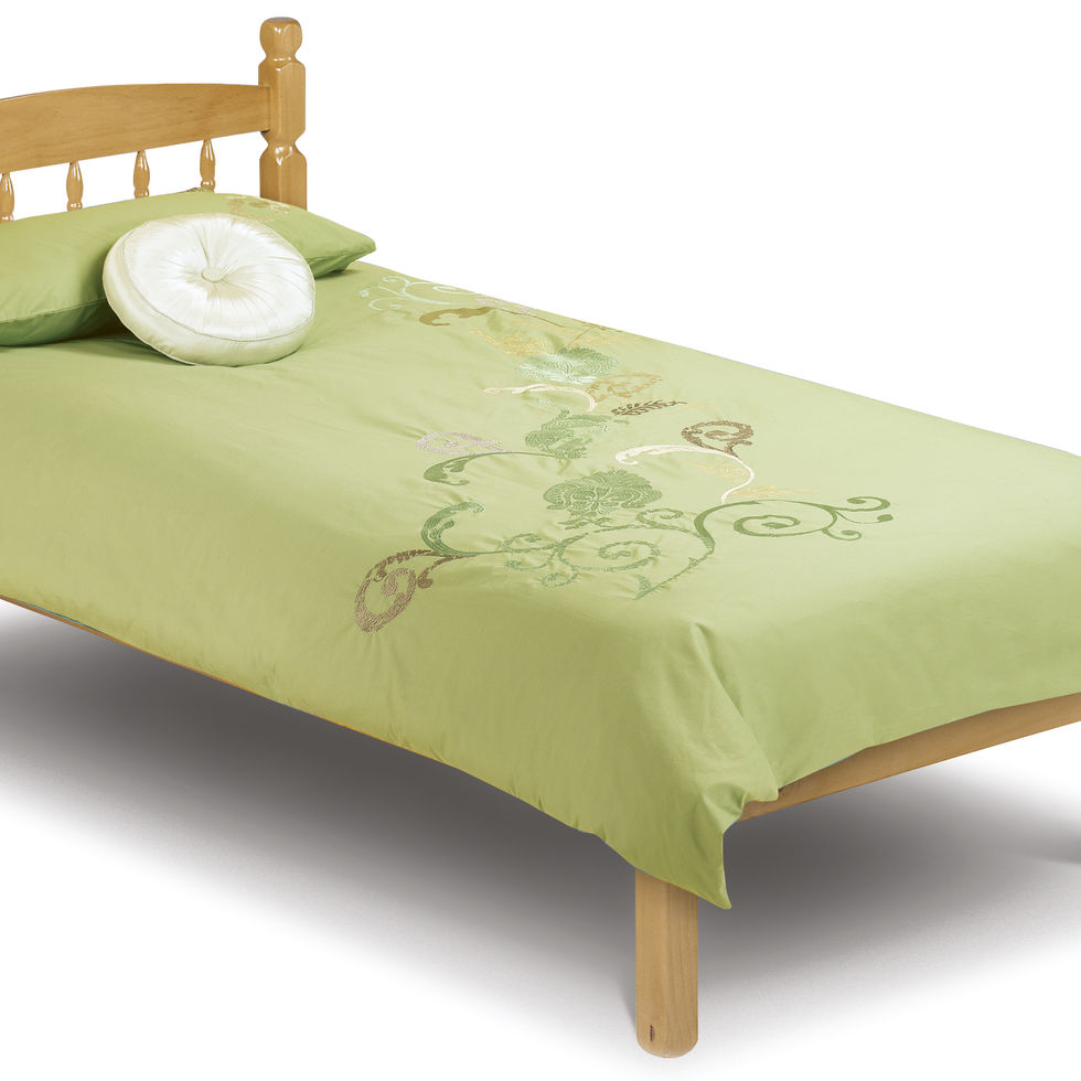 Pickwick Pine Bed