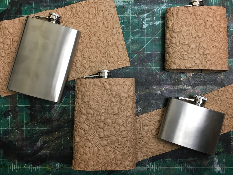 Miniatura: Skull Leather-Wrapped Flasks in Antique Silver