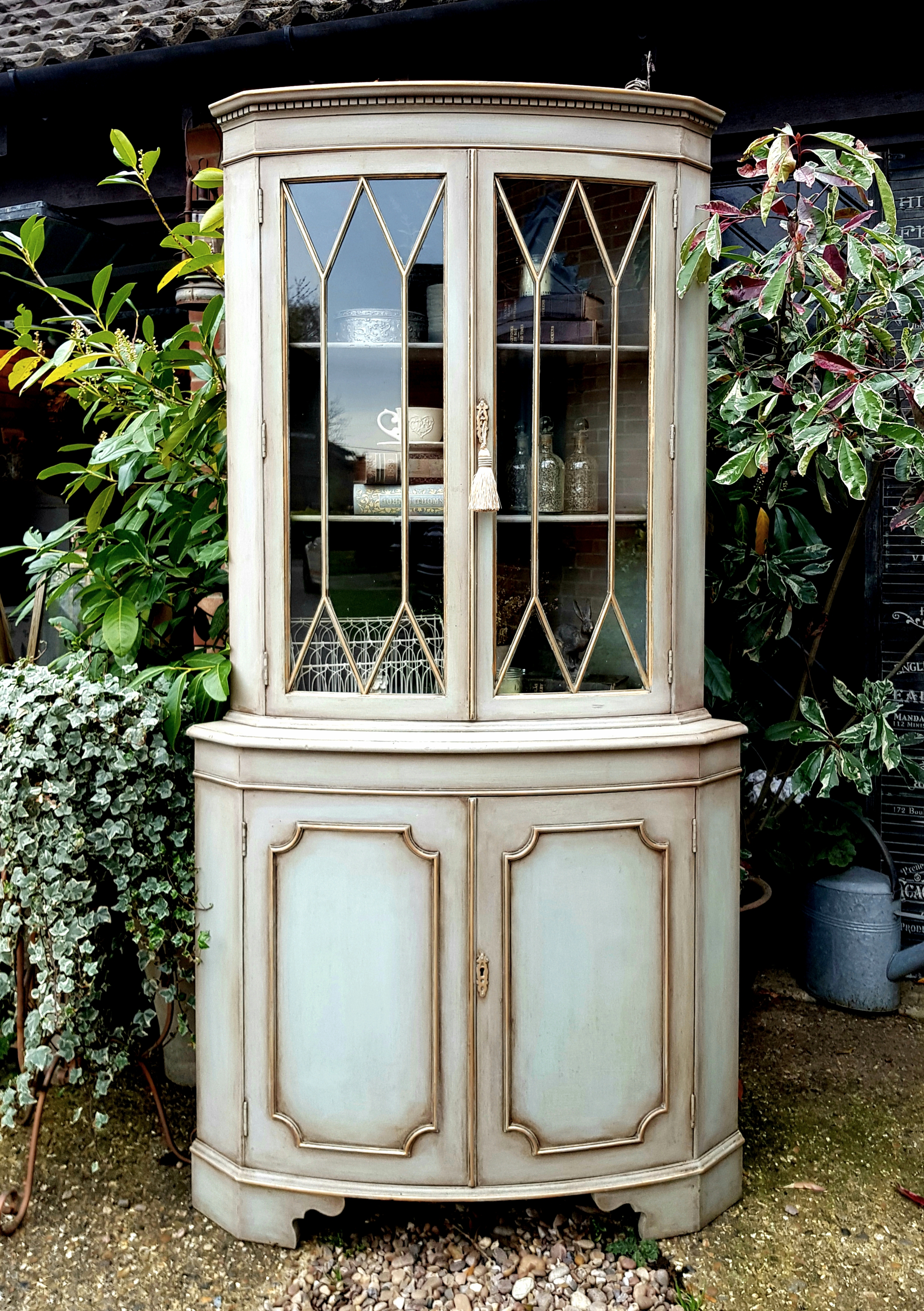 THE BLENDED FRENCH DISPLAY