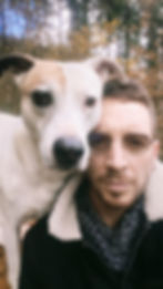 Roman Provvedi, éducateur canin avec son chien