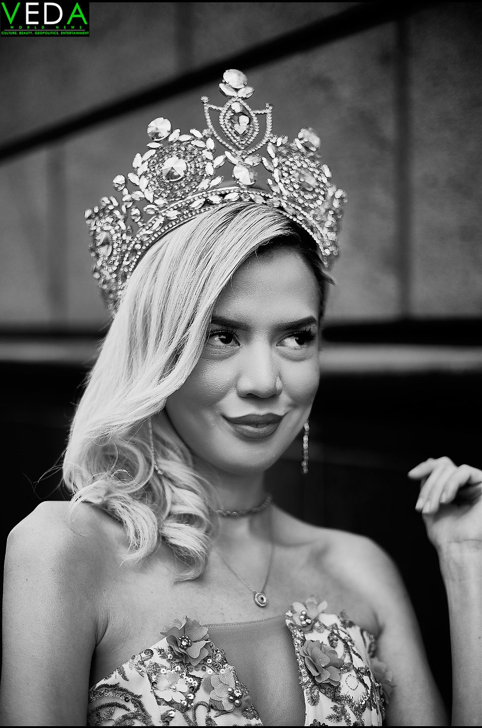 PROFESSIONAL MODEL CRISTAL VALENZUELA: A BEAUTY LIKE NO OTHER