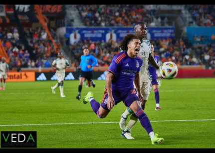Revista VEDA | Houston Dynamos Foto de Michael Thervil