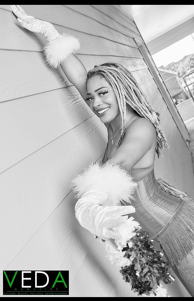 VEDA Magazine | Burlesque Performer Mahogany Kingston