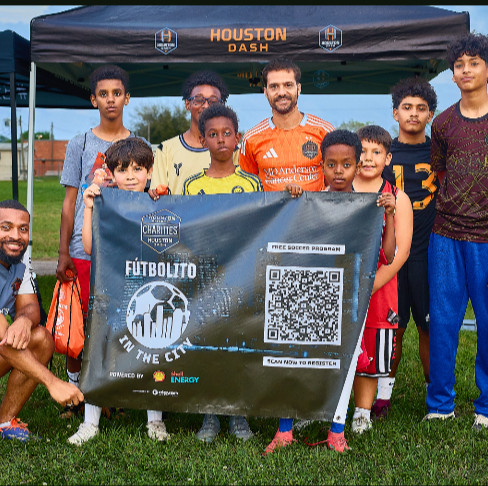HOUSTON DYNAMO PRESENTS FUTBOLITO IN THE CITY WITH MIDFIELDER AGUSTÍN BOUZAT | PHOTO BY MICHAEL THER