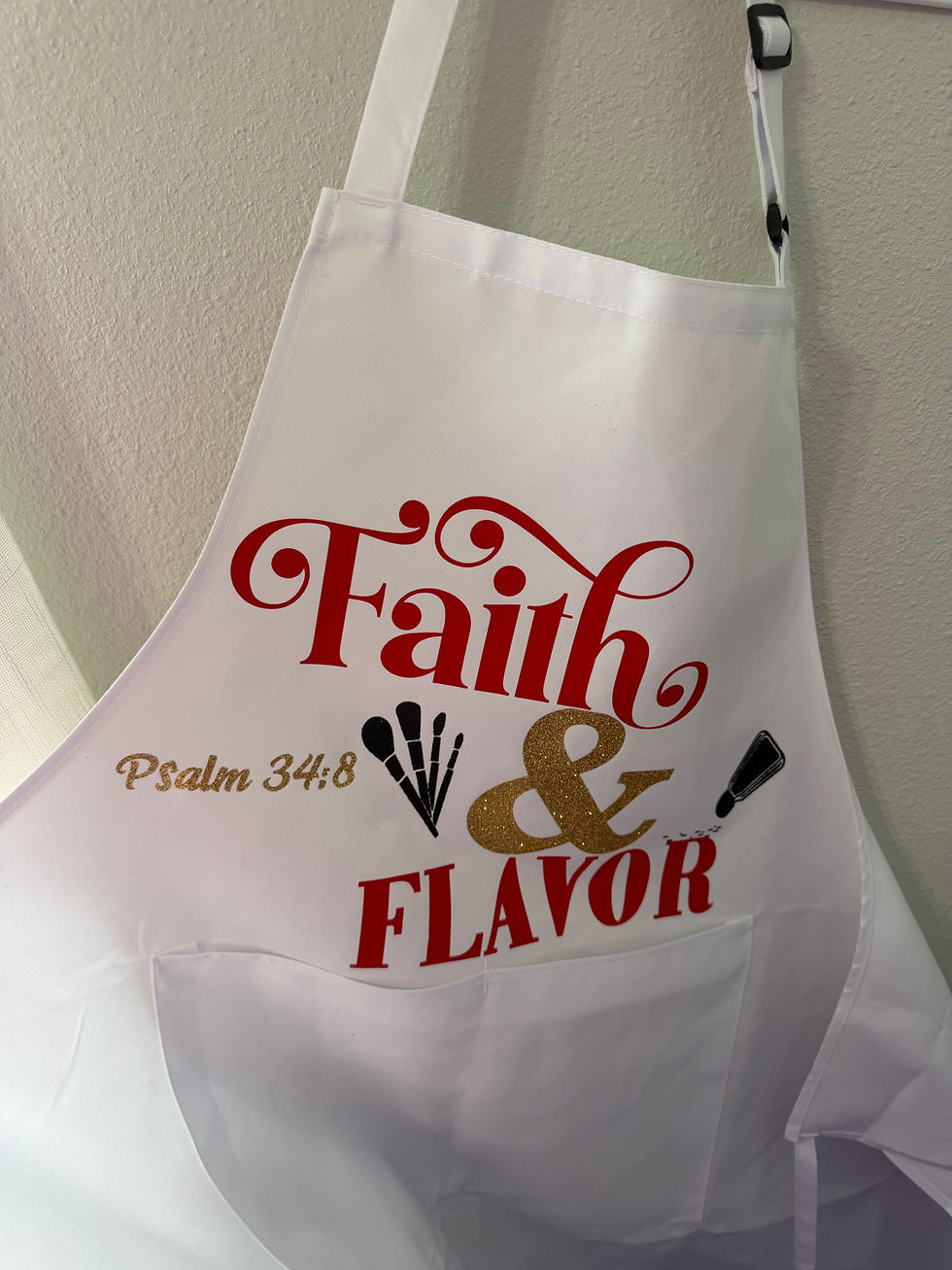 White apron with Faith & Flavor and Psalm 34:8