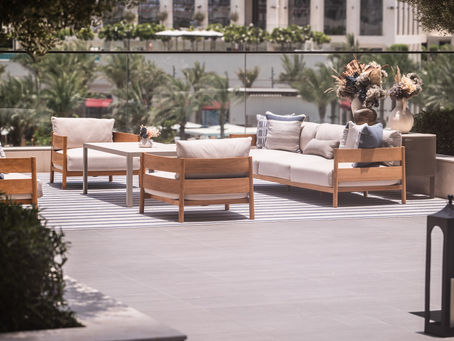 The Ultimate Guide to Choosing Luxury Outdoor Furniture in the Middle East