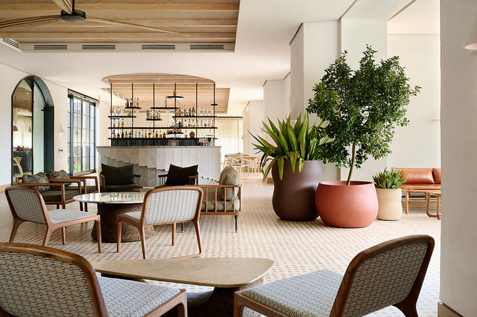 Indigenus pebble Designed by Yabu Pushelberg, Yabu Pushelberg Dubai, Yabu Pushelberg Planter, Yabu Pushelberg Planter Product, Yabu Pushelberg Planter Dubai, Iconic Planters, Orginal Planter, Luxury Planters, Best outdoor planters, best outdoor planters Dubai